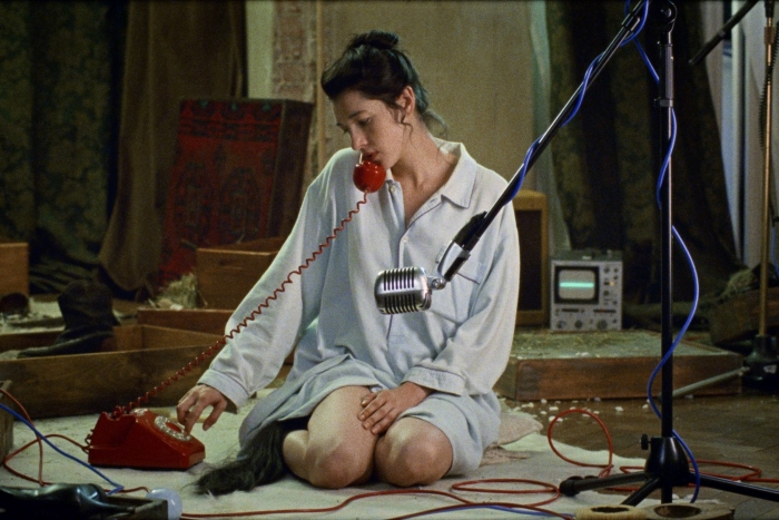 <em>Lagani kas</em> (<em>Piaffe</em>), red. Ann Oren