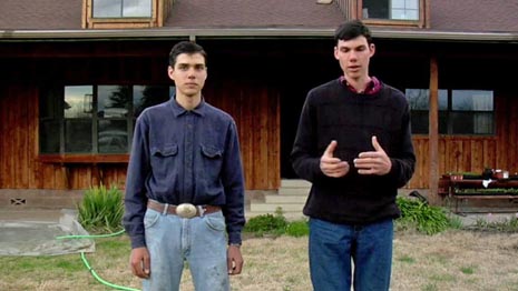 Pošast (Colony), red. Ross McDonnell, Carter Gunn